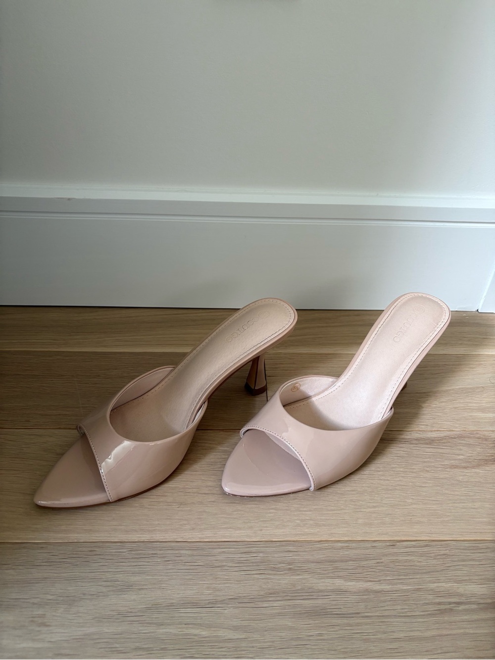 Coutgo Womens Kitten Heel Pointed Open Toe Sandals